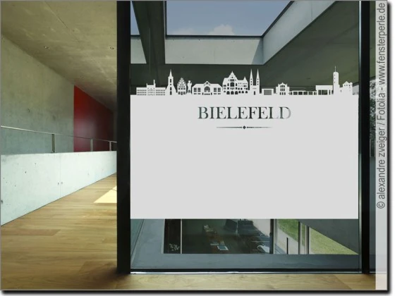 Passgenaue Fensterfolie der Stadt Bielefeld als Sichtschutz
