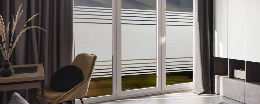 Fensterfolie mit verschiedenen Formen als Sichtschutz