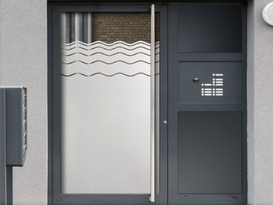 Preview: Blickschutz für Fenster mit Wellen auf Eingangstür