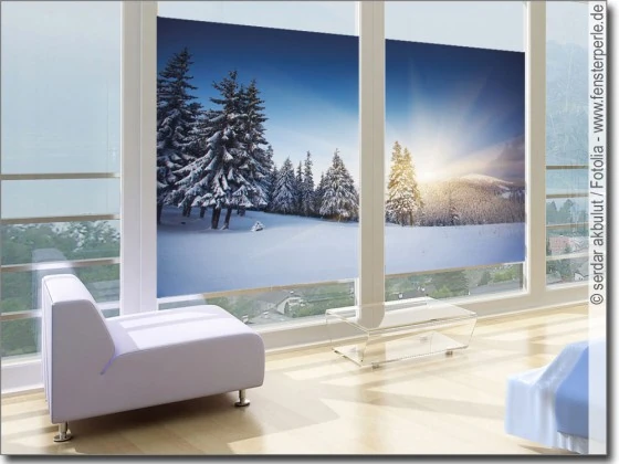 selbstklebendes Fensterbild mit Schneelandschaft