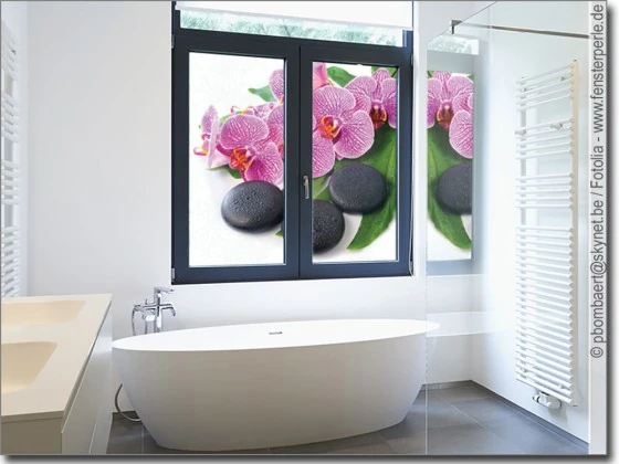 Fensterbild mit pinkfarbener Orchidee als Sichtschutz