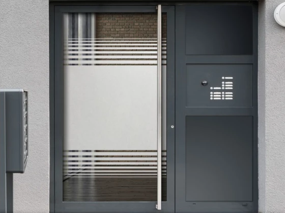 Milchglasfolie Gestreift 28/2 auf Eingangstür