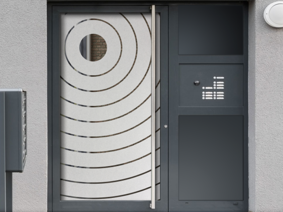 Preview: Milchglasfolie Linienkreise auf Eingangstür