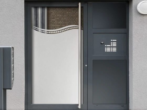 Milchglasfolie Welle Punktverlauf auf Eingangstür