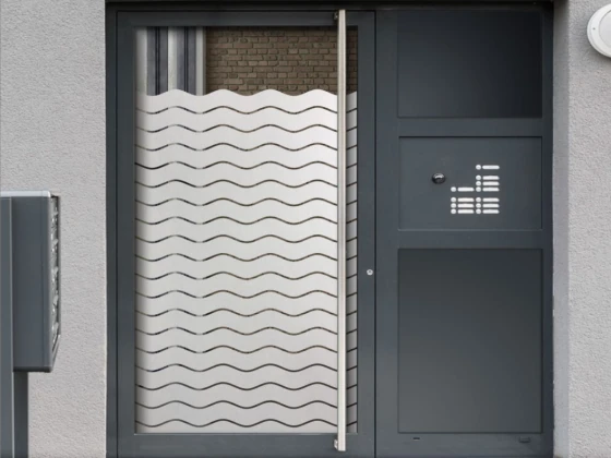 Milchglasfolie Wellen 10/1 auf Eingangstür