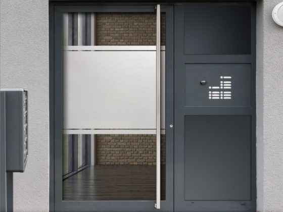 Preview: Milchglasfolie zwei Streifen 5/1 auf Eingangstür