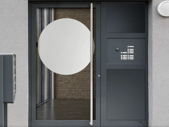 Runde Milchglasfolie auf Haustür