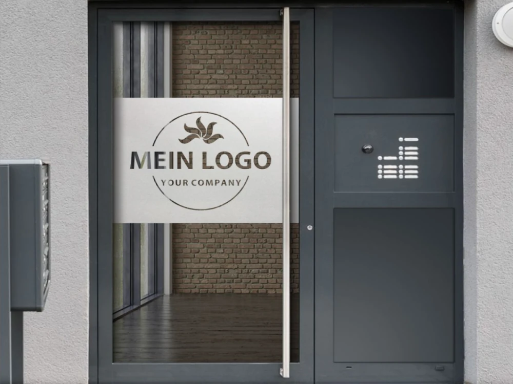 Eigenes Logo als Sichtschutzfolie auf Eingangstür