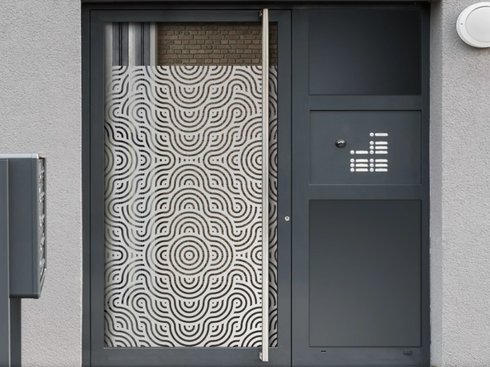 Sichtschutzfolie Gewerbe Circle Motion auf Eingangstür