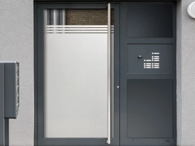 Moderne Sichtschutzlösung für Glasflächen in gewerblich genutzten Räumen