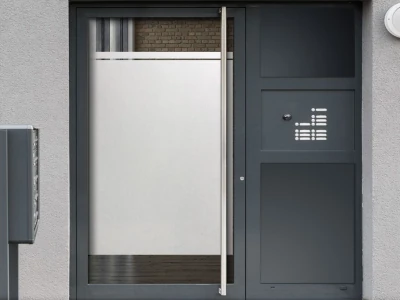 Sichtschutzfolie Milchglasfolie ein Streifen 5/1 auf Eingangstür