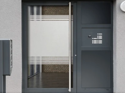 Milchglasfolie Gestreift 17,5/1 auf Eingangstür