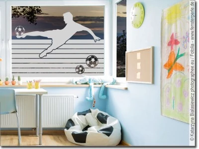 Mobile Preview: Fensterfolie blickdicht Fußballspieler fürs Kinderzimmer