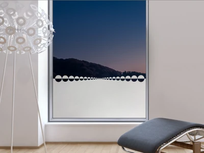 Sichtschutzfolie Gewerbe Kreisdekor auf Fenster