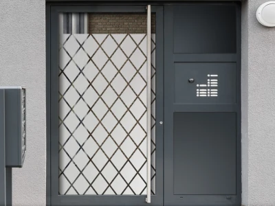 Sichtschutzfolie Gewerbe Rauten auf Eingangstür