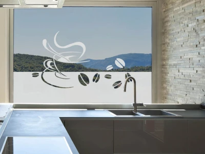 Sichtschutzfolie Gewerbe Tasse mit Kaffeebohnen auf Fenster
